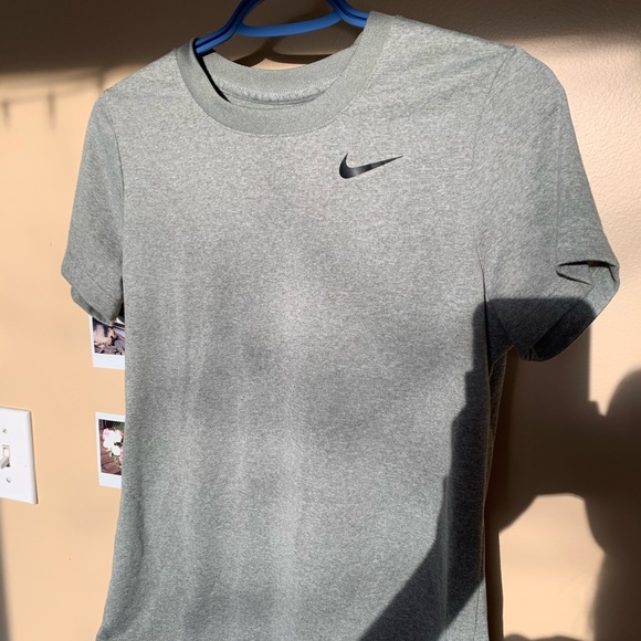 Nike dry fit tee - Picture 2 of 5